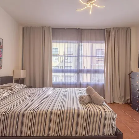 Apartman Aqua Vista 2 Bed Penthouse With Great Views *