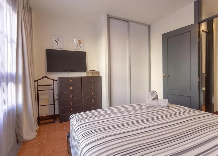 Апартаменты Aqua Vista 2 Bed Penthouse With Great Views *